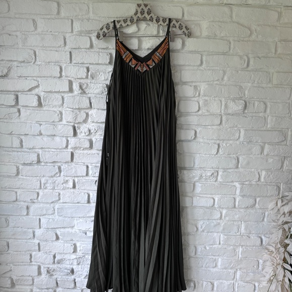 Free People Stunning Embroidered Pleated Maxi EUC - Picture 2 of 4